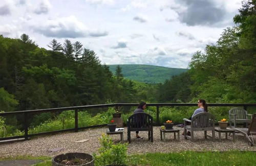 Wurtsboro Cabin | Beautiful, remote Catskills cabin over waterfall with amazing views & hot tub