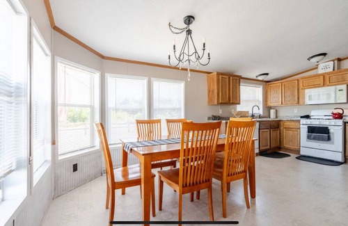 Lazear House | Beautiful Remote House in Olathe apart of Wedding Venue Location