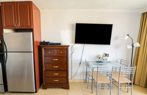 Sunny Isles Beach Apartment | Beautiful renovated condo in Sunny Isles on the beach!