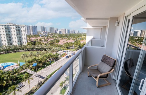 Sunny Isles Beach Apartment | Beautiful renovated condo in Sunny Isles on the beach!