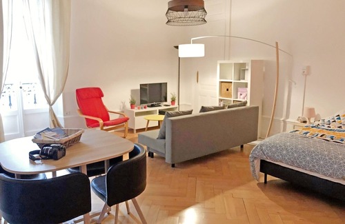 Aix-les-Bains Apartment | Beautiful renovated T1 lake view