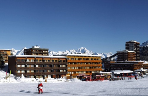 Plagne Centre Apartment | Beautiful renovated apartment, 3 bedrooms, near slopes, parking, pets allowed
