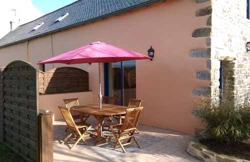 Plogonnec House | Beautiful renovated longère in the countryside and 10 km from the sea