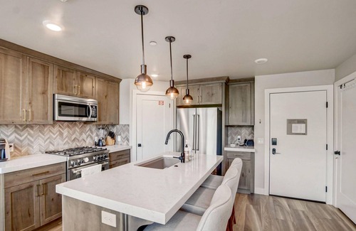 Park City Condo | Beautiful resort condo with incredible amenities and shuttle service