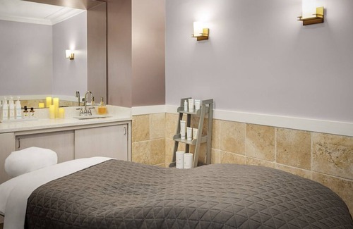 Williamsburg Resort | Beautiful resort guest room - sleeps four - NEW VERY REDUCED rate till 1/2/24
