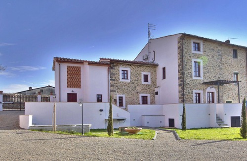 Capannori Apartment | Beautiful Restored Apartment in the Lucca Countryside