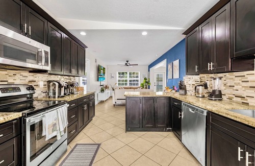 South Middle River House | Beautiful Retreat in Fort Lauderdale