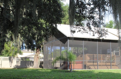 Eustis House | Beautiful retreat, hot tub & outdoor living space.