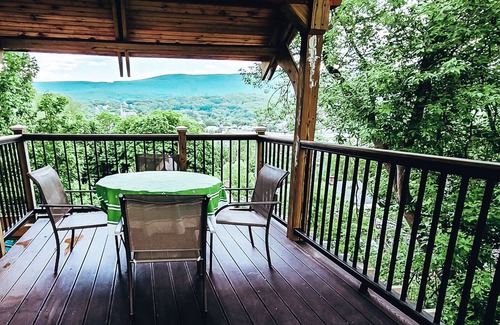 North Adams House | Beautiful romantic Private en suite