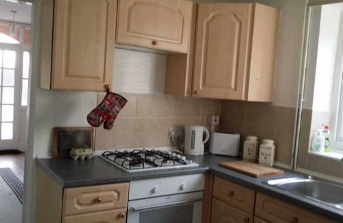 Rowton Apartment | Beautiful Romantic Village House With Netflix