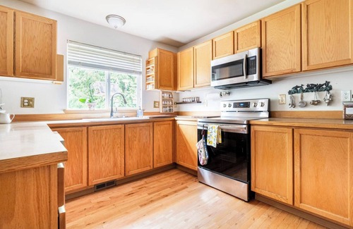 Holly House | BEAUTIFUL ROOM FOREST VIEW