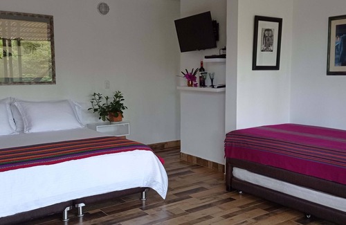 Pereira Bed & Breakfast | Beautiful room with Jacuzzi in the forest 10 minutes from the city of Pereira.