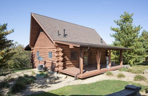 Hazel Green Cabin | Beautiful rustic and secluded cabin on a dead end lane and close to Galena, IL.