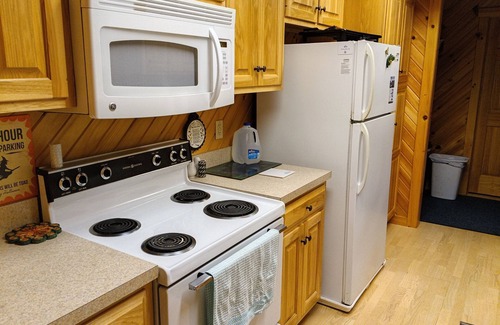 Mattawana Cabin | Beautiful Rustic Cabin - PSU Football - State Parks - Sleeps 6 to 8