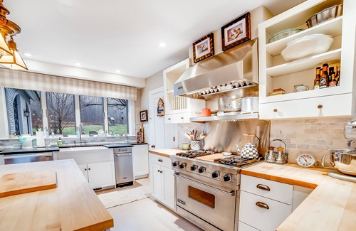 Lincoln House | Beautiful, rustic home w/on-site playground, deck, patio, grill, and fireplace