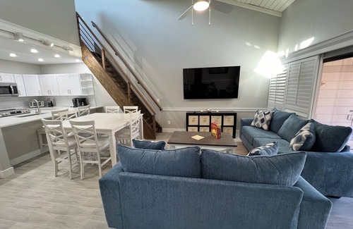 Sanibel Condo | BEAUTIFUL SANIBEL ISLAND CONDO LRG 3BD 2BTH NEW BEDS OPEN CATHEDRAL CONCEPT LOFT