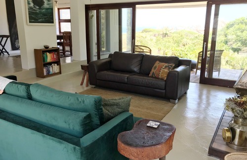 Rooiels House | Beautiful Sea front cottage right on the Atlantic ocean.