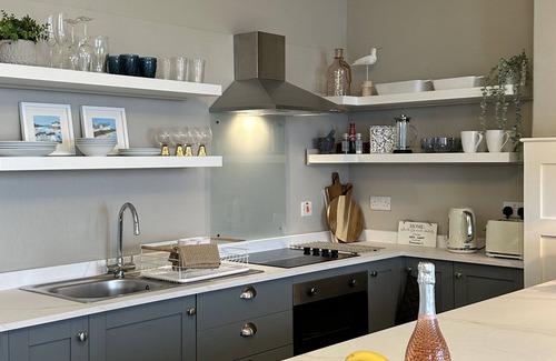 Portrush Apartment | Beautiful sea view apartment - Sea Whisper @ No 6