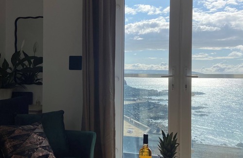 Portstewart Apartment | Beautiful Sea View Apartment near Golf Club