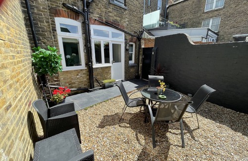 Deal Apartment | Beautiful seafront apartment