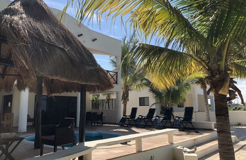 Ixil House | Beautiful seaside beach house