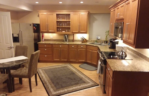 Bryn Mawr-Skyway Apartment | Beautiful Seattle View Studio: