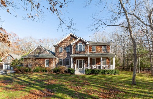 Sagaponack House | Beautiful, Secluded, Quiet, Centrally Located. Bike to Beach, Ocean, Town