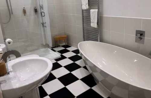 Brackley Other | Beautiful Self Catering farmhouse surrounded by charming English countryside.