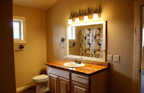 Tierra Del Oro Cabin | Beautiful, Serene Log Cabin Lodge