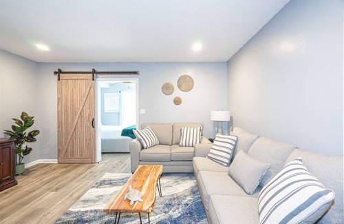Lake Lorraine House | Beautiful Shalimar Townhome near the Beach