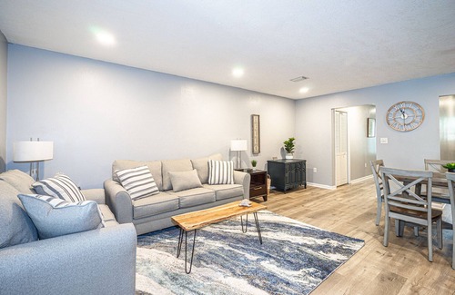 Lake Lorraine House | Beautiful Shalimar Townhome near the Beach
