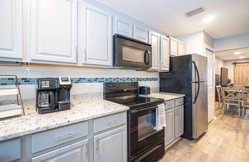 Lake Lorraine House | Beautiful Shalimar Townhome near the Beach