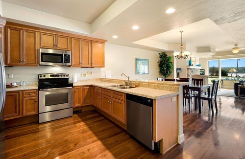 Gills Rock Condo | Beautiful Shoreline Condominium
