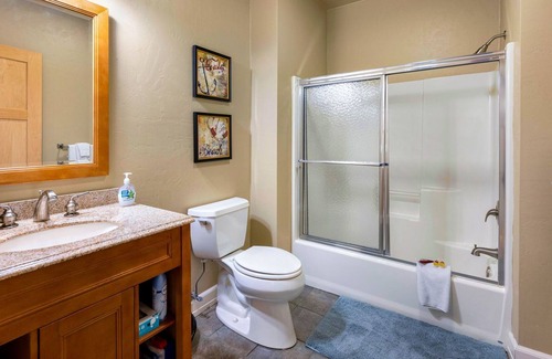 Gills Rock Condo | Beautiful Shoreline Condominium