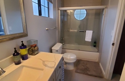 East Palo Alto House | Beautiful, Silicon Valley, 3 Bedroom, 2 Bath House