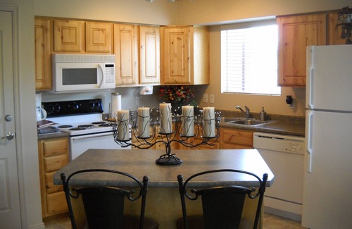 Park City Condo | Beautiful Ski Condo with Mountain and Water Views!