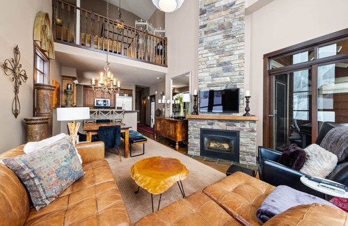 Sun Peaks House | Beautiful Ski In/ski out 3 Bdrm/2 Bath Townhouse With Private Hot Tub
