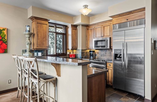 Sun Peaks House | Beautiful Ski In/ski out 3 Bdrm/2 Bath Townhouse With Private Hot Tub