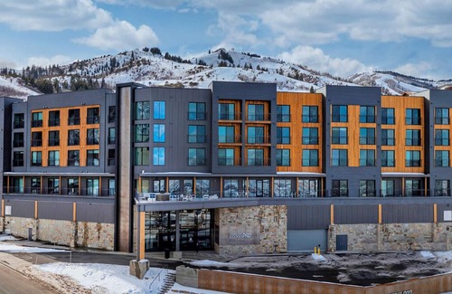 Park City Condo | Beautiful Ski-in/Ski-out Resort Studio sleeps 4