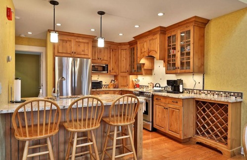Ludlow House | Beautiful Solitude Village Condo with Private Balcony and Walk to Trail Ski Access