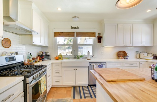 Fire Mountain House | Beautiful South Oceanside Bungalow: 1 Mi to Beach!