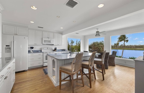 The Dunes House | Beautiful Southern Charmer home overlooking the Dunes Golf Course and Wildlife pond