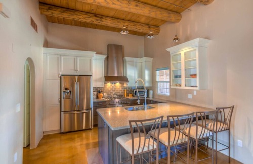 Civano House | Beautiful Southwest Retreat in Civano
