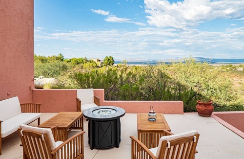 Cottonwood House | Beautiful Southwest Home! Private Pool & Fire Pit! 5 Bedrooms with Casita! Quail