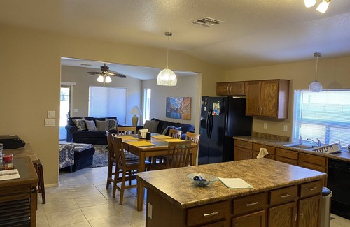 San Tan Valley House | Beautiful Spacious, 3-bedroom home. Covered patio with fire pit. Great rates!