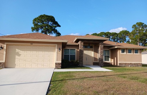 Port Saint Lucie House | Beautiful, spacious, family friendly private home! one