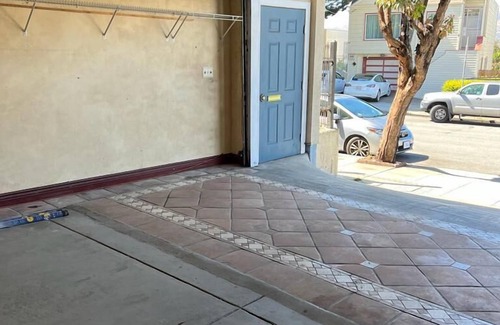Bayview House | Beautiful Spacious 4BR House in Silver Terrace