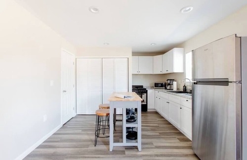 Roseville Apartment | Beautiful spacious 2 bedroom guest home