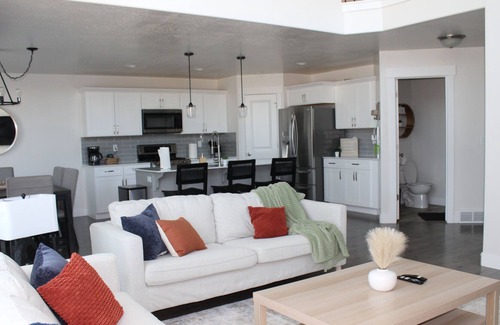 Herriman House | Beautiful Spacious Family Home! 2 car garage, fenced yard, next to a playground!