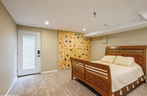 Des Moines House | Beautiful, spacious home nestled into the quiet, coveted Greenwood neighborhood.